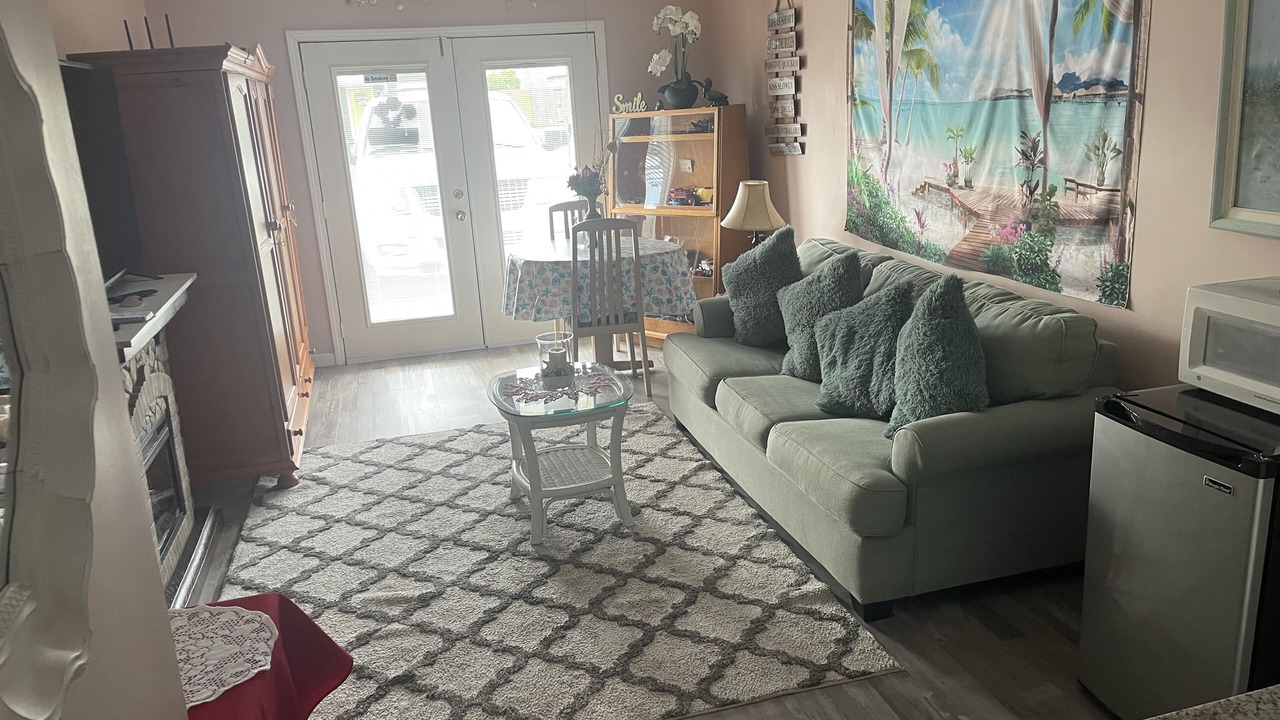 Photo of Livingroom in Cedar Grove
