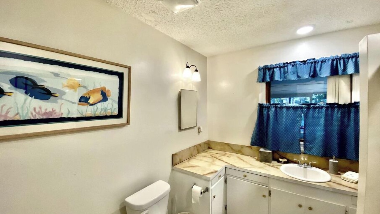 Photo of Bathroom in Eastpoint