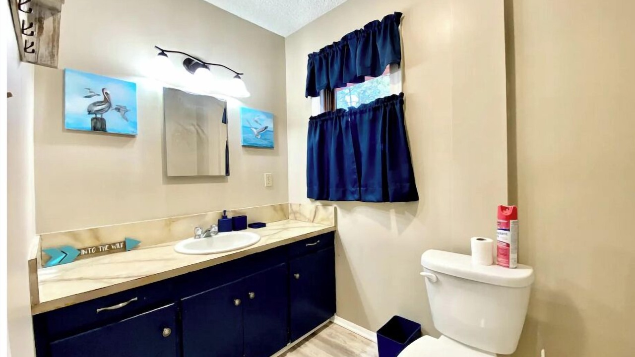 Photo of Bathroom in Eastpoint