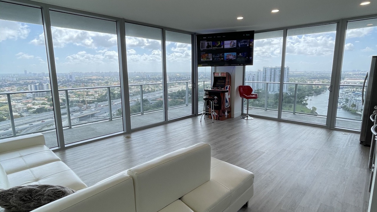 Photo of Livingroom in Allapattah