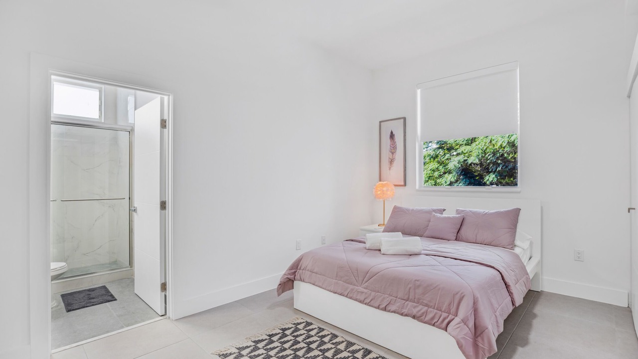 Photo of Bedroom in Allapattah