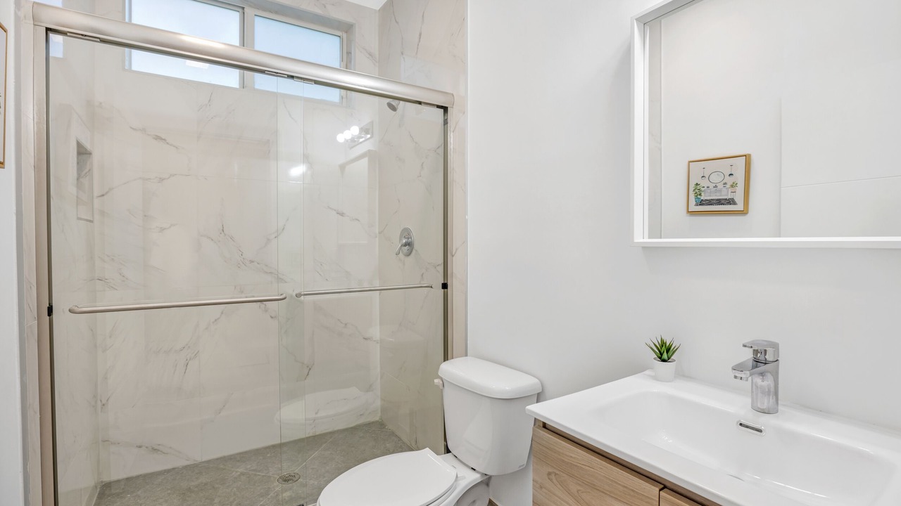 Photo of Bathroom in Allapattah