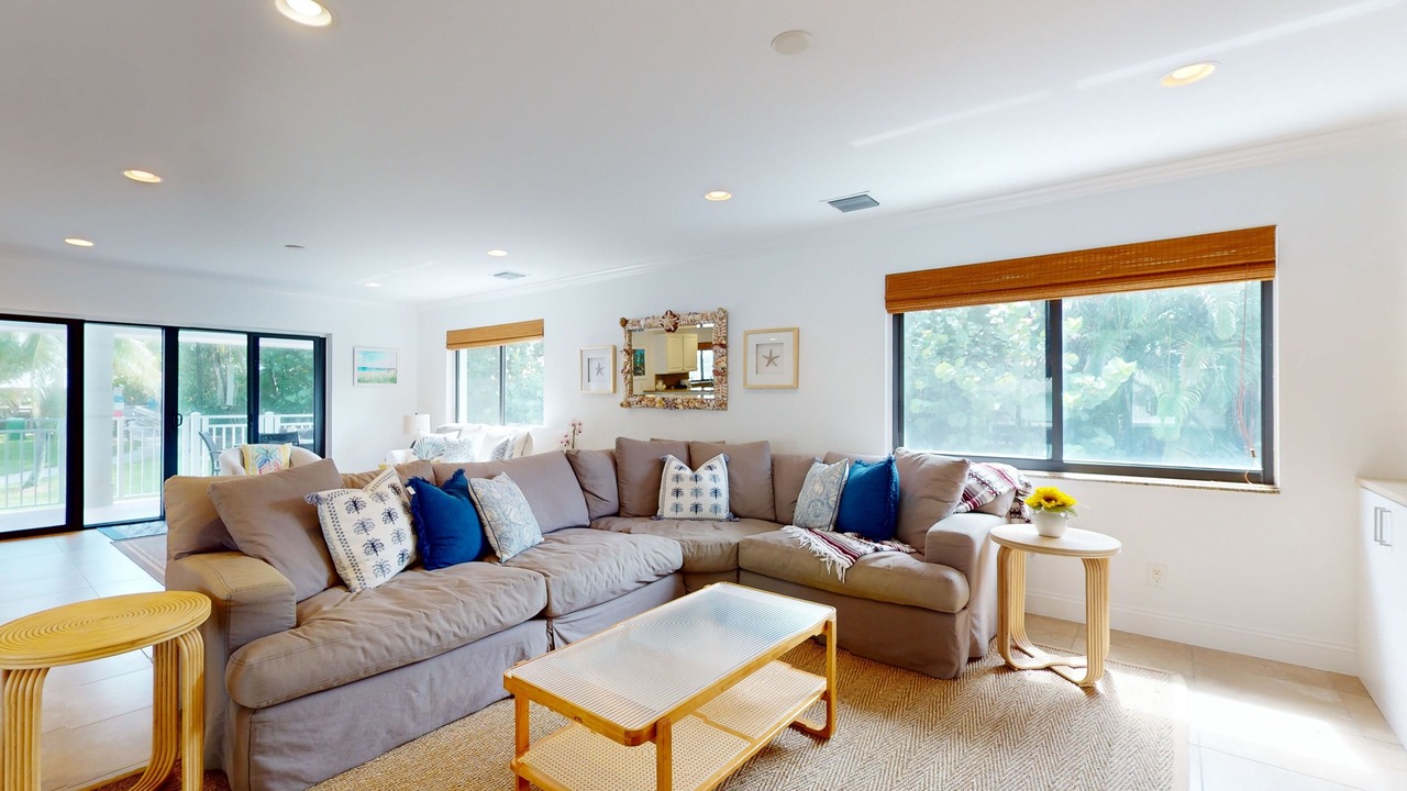 Photo of Livingroom in Juno Beach