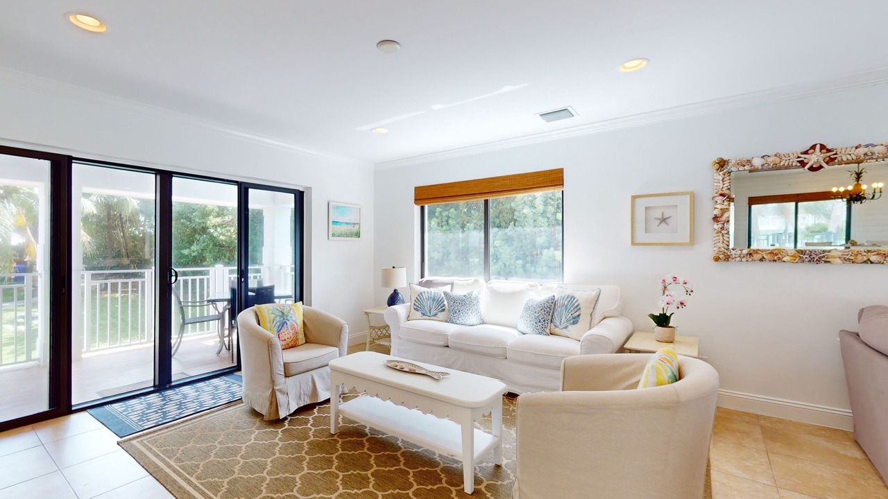 Photo of Livingroom in Juno Beach