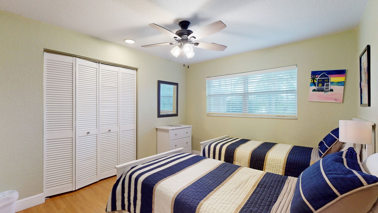 Photo of Bedroom in Bay Crest Park