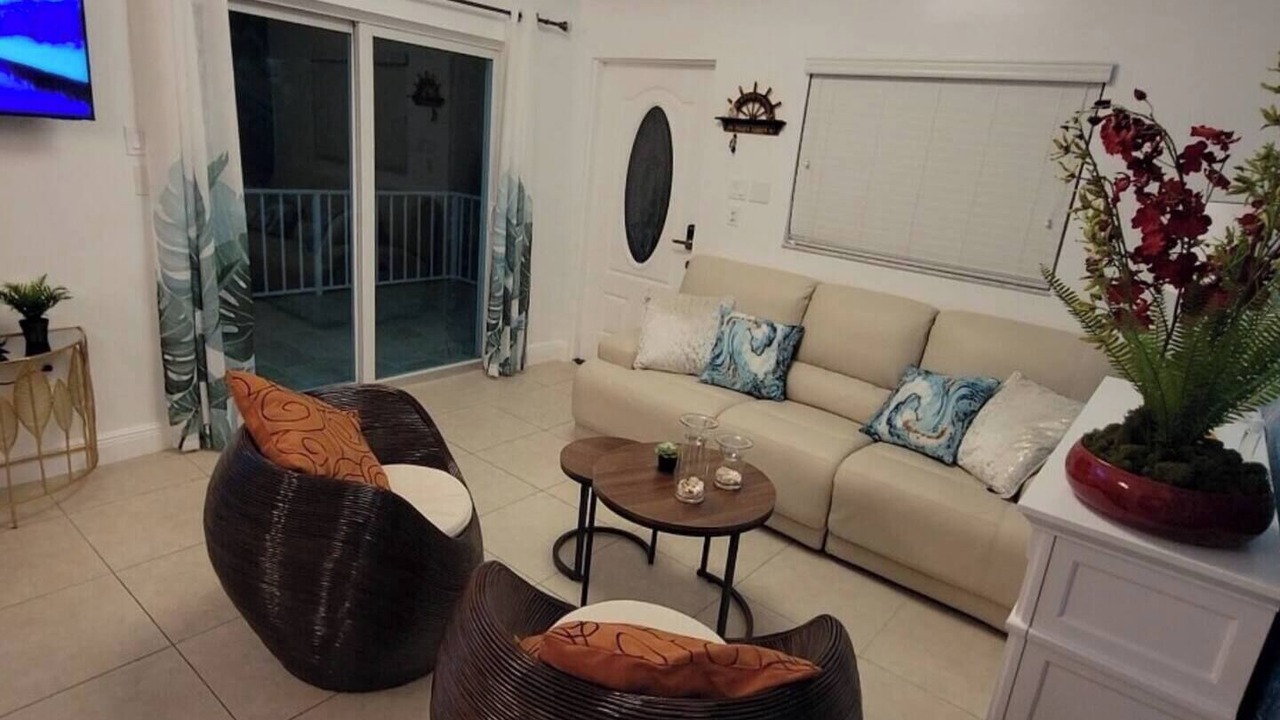 Photo of Livingroom in Blue Harbor Club