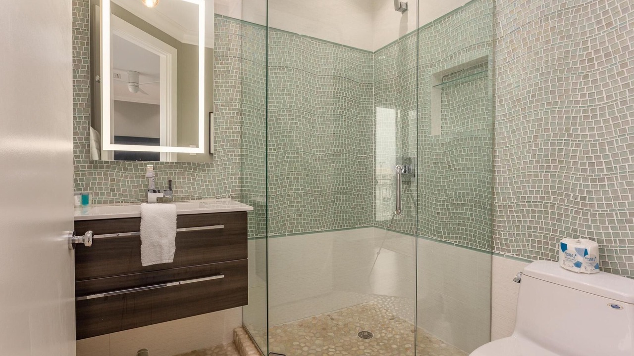 Photo of Bathroom in White Sands Cottages