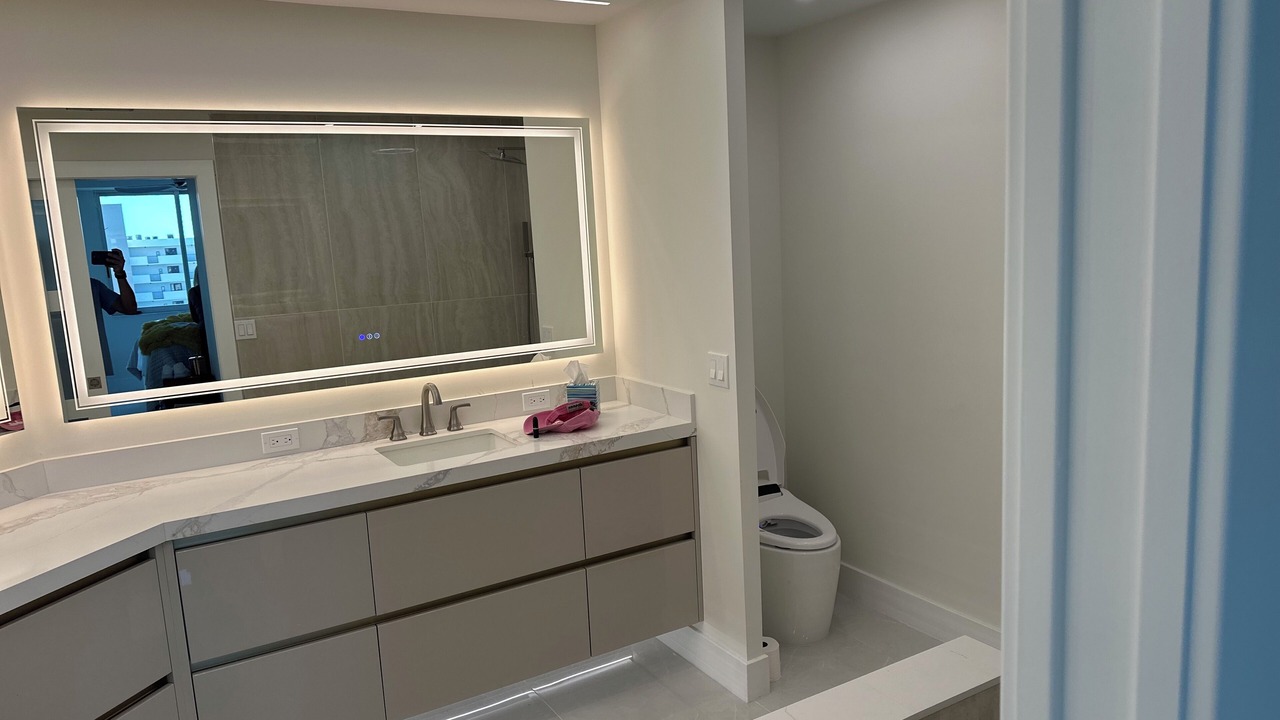 Photo of Bathroom in Vanderbilt Beach