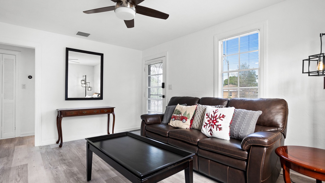 Photo of Livingroom in Disston Heights