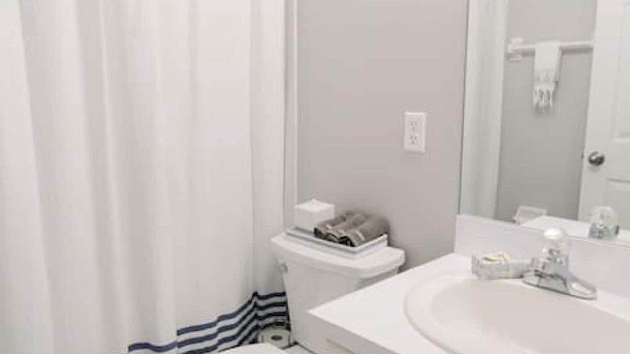 Photo of Bathroom in Oakford Park