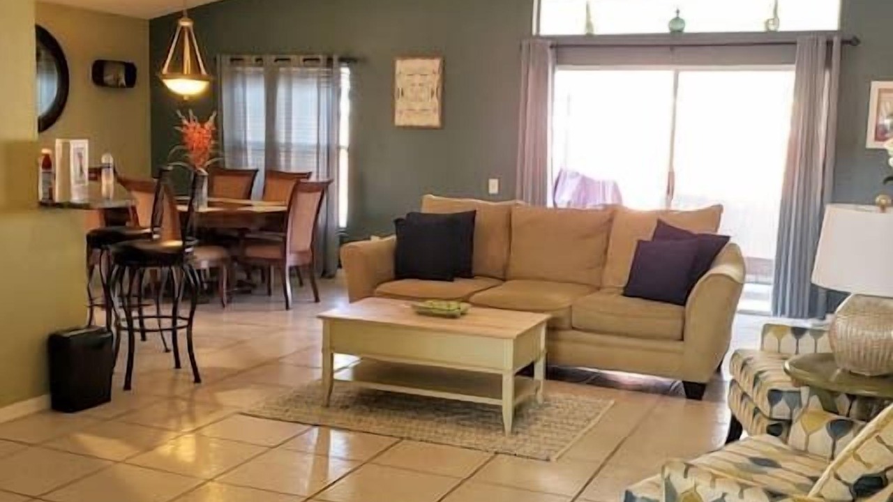 Photo of Livingroom in South Pointe of Tampa