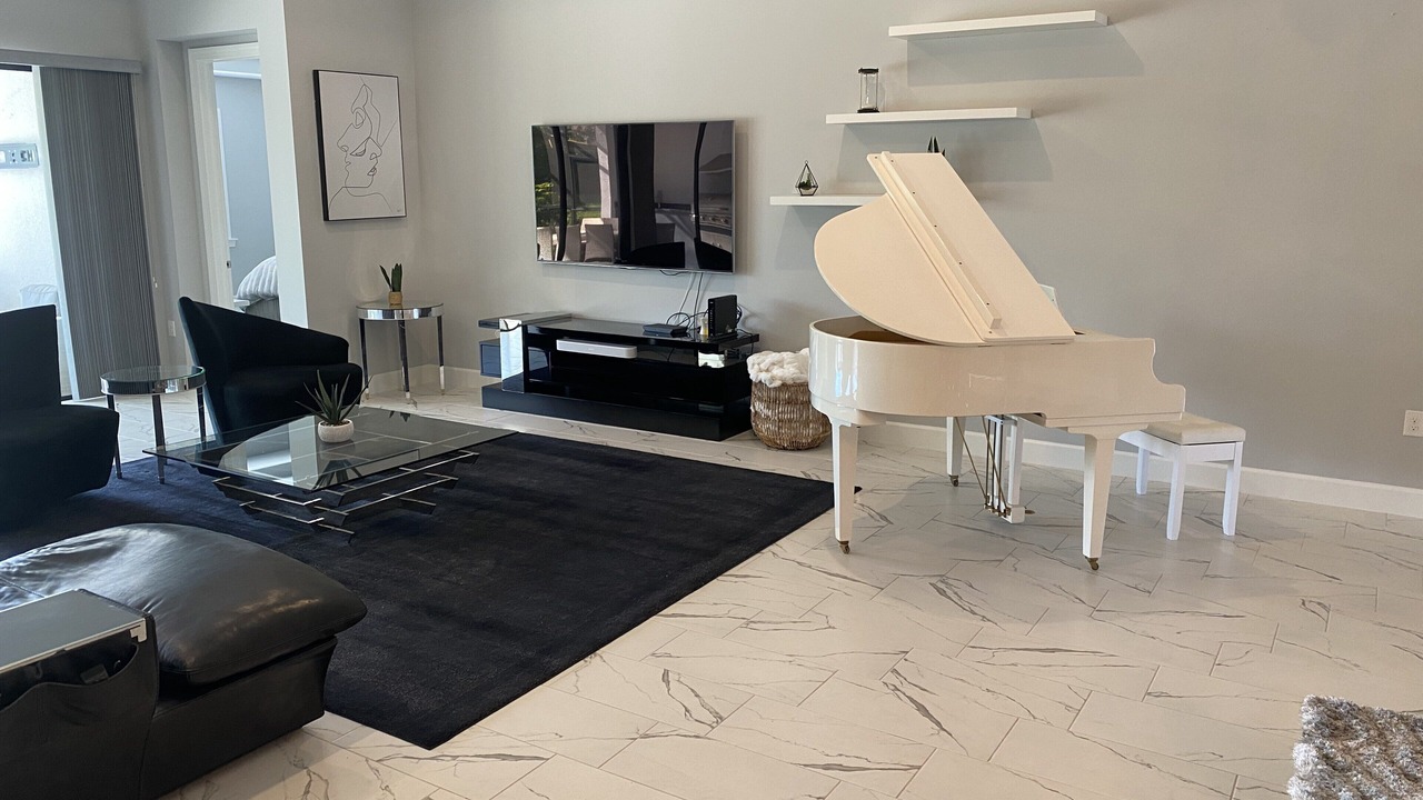 Photo of Livingroom in Arborwood