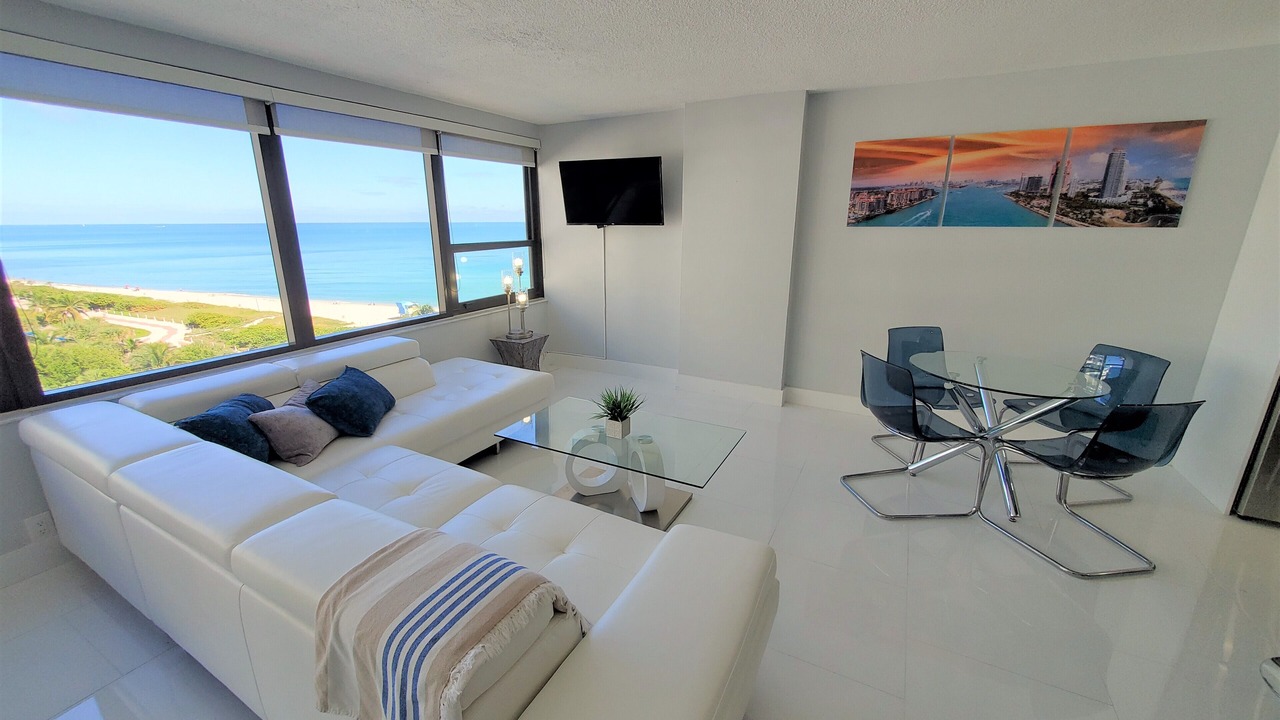 Photo of Livingroom in Mid Beach