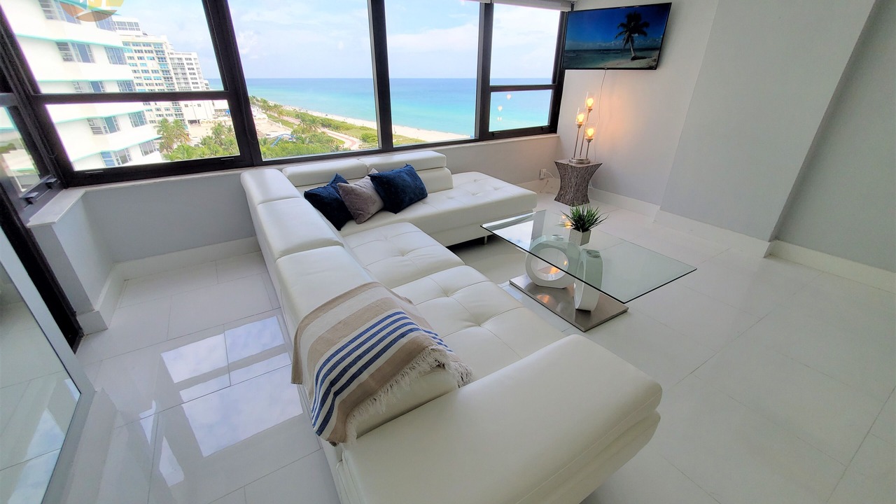 Photo of Livingroom in Mid Beach