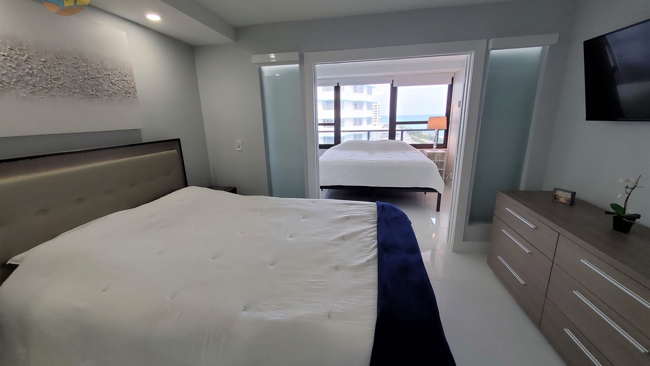 Photo of Bedroom in Mid Beach