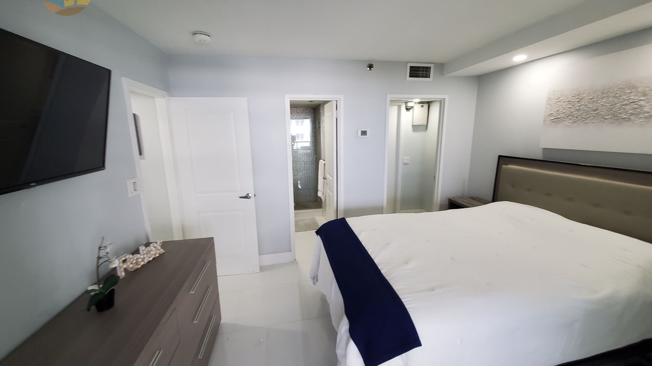 Photo of Bedroom in Mid Beach