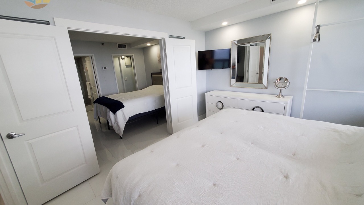 Photo of Bedroom in Mid Beach