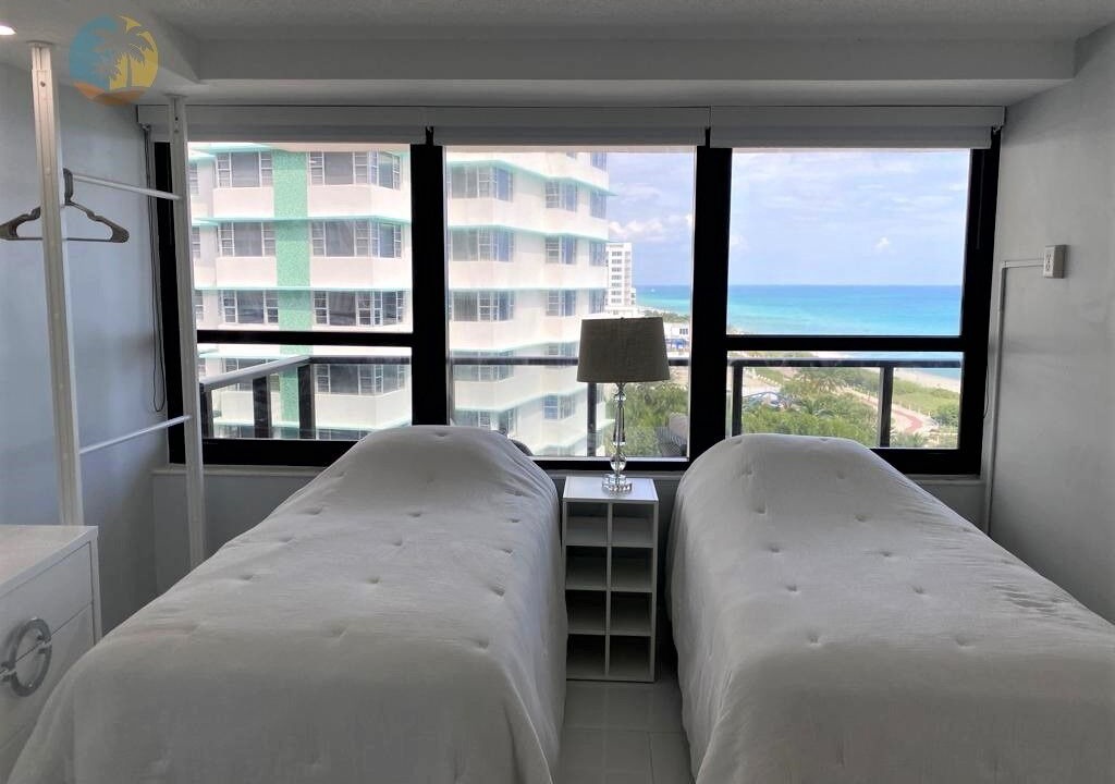 Photo of Bedroom in Mid Beach