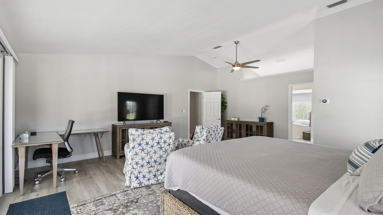 Photo of Bedroom in Westchase
