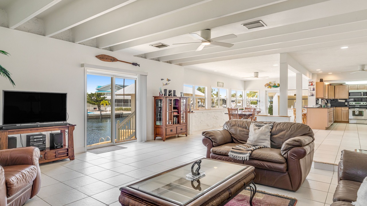 Photo of Livingroom in Cross Key Waterways