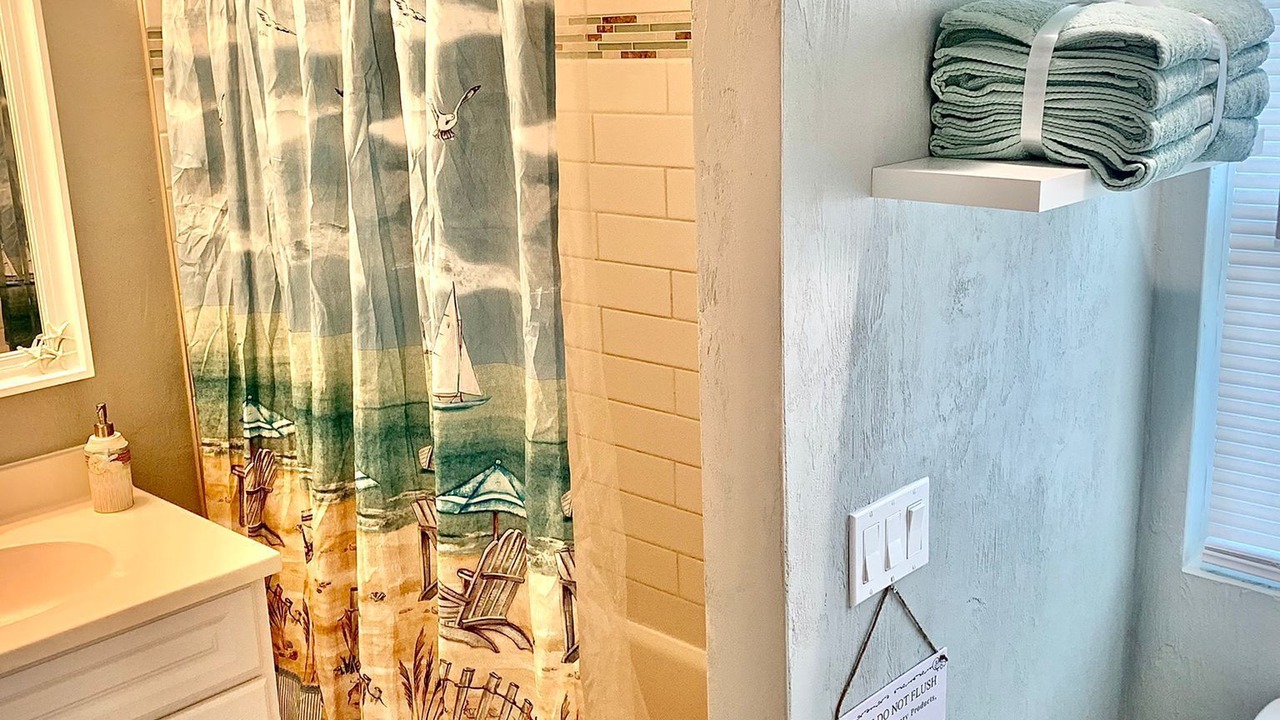 Photo of Bathroom in Smith's Memento