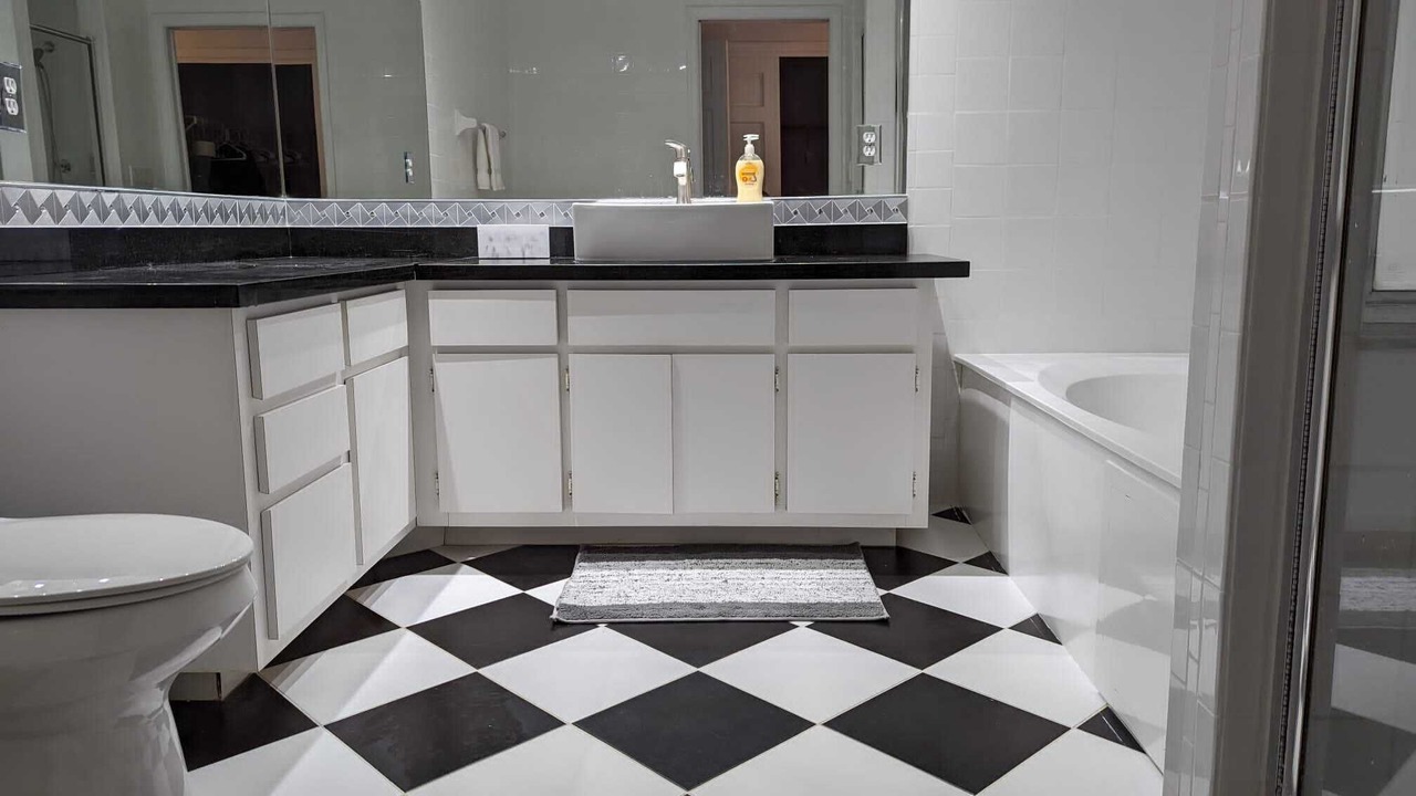 Photo of Bathroom in Joel