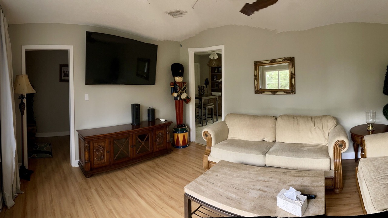 Photo of Livingroom in Tallahassee