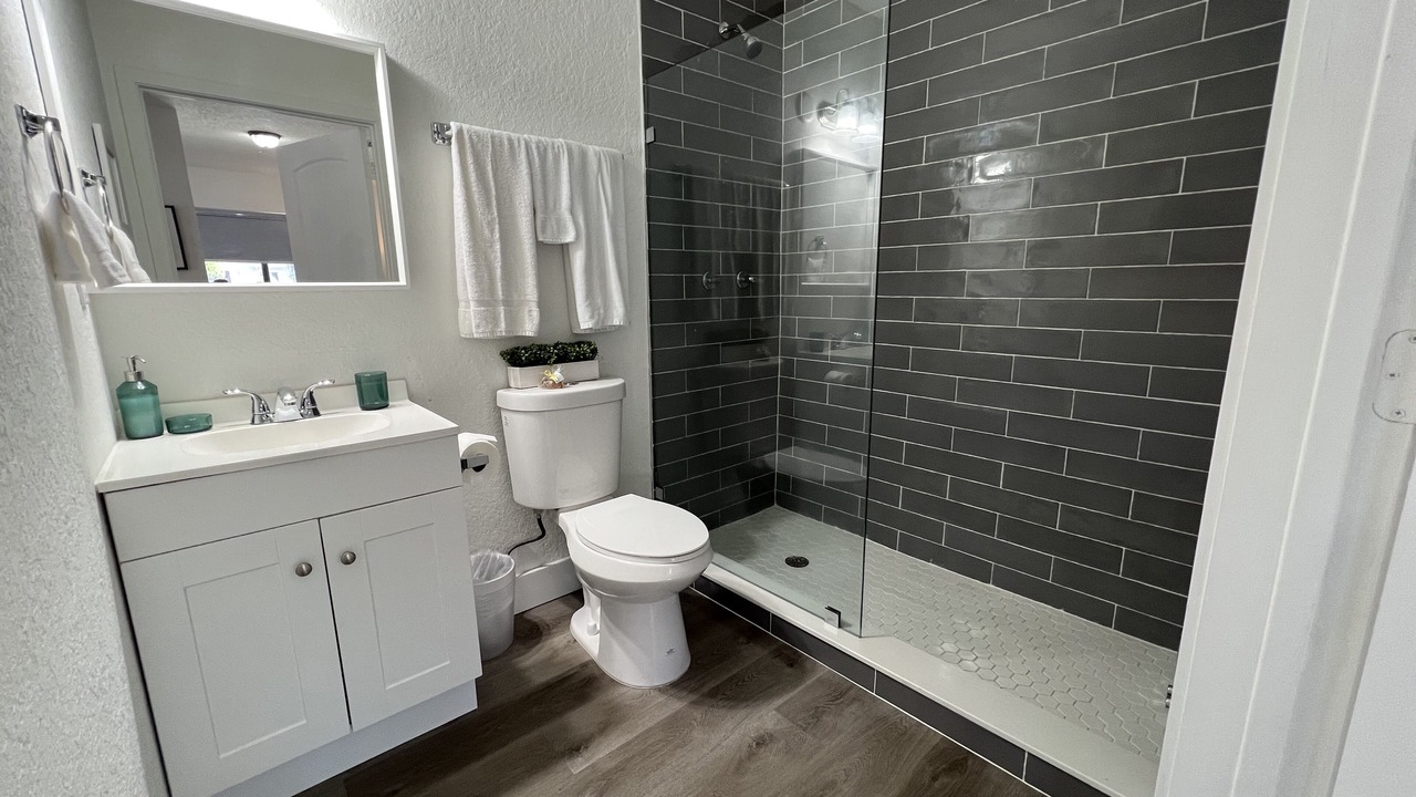 Photo of Bathroom in Allapattah