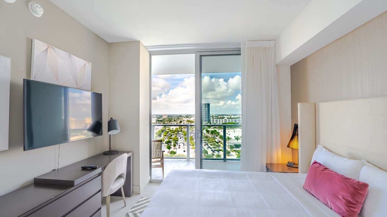Photo of Bedroom in Hallandale Beach