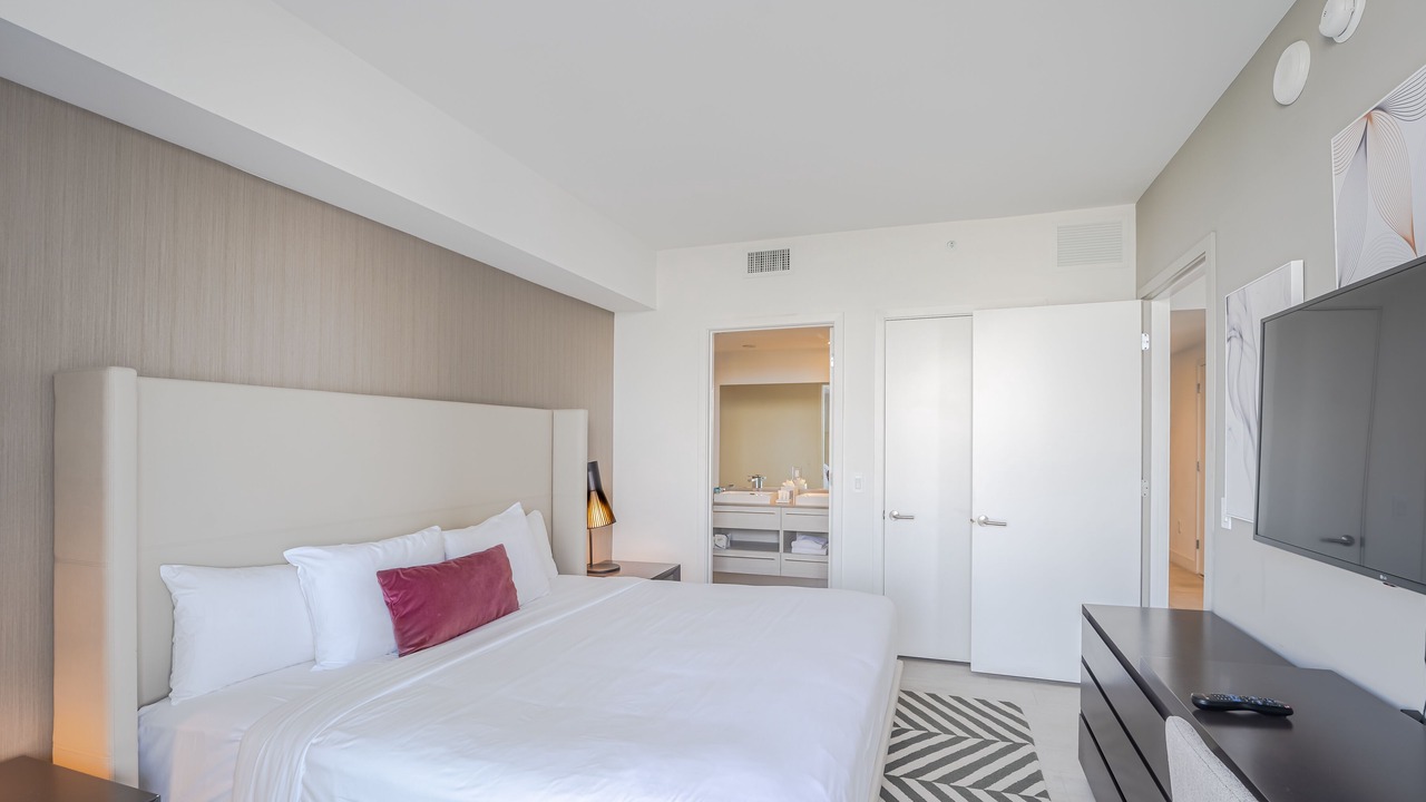 Photo of Bedroom in Hallandale Beach