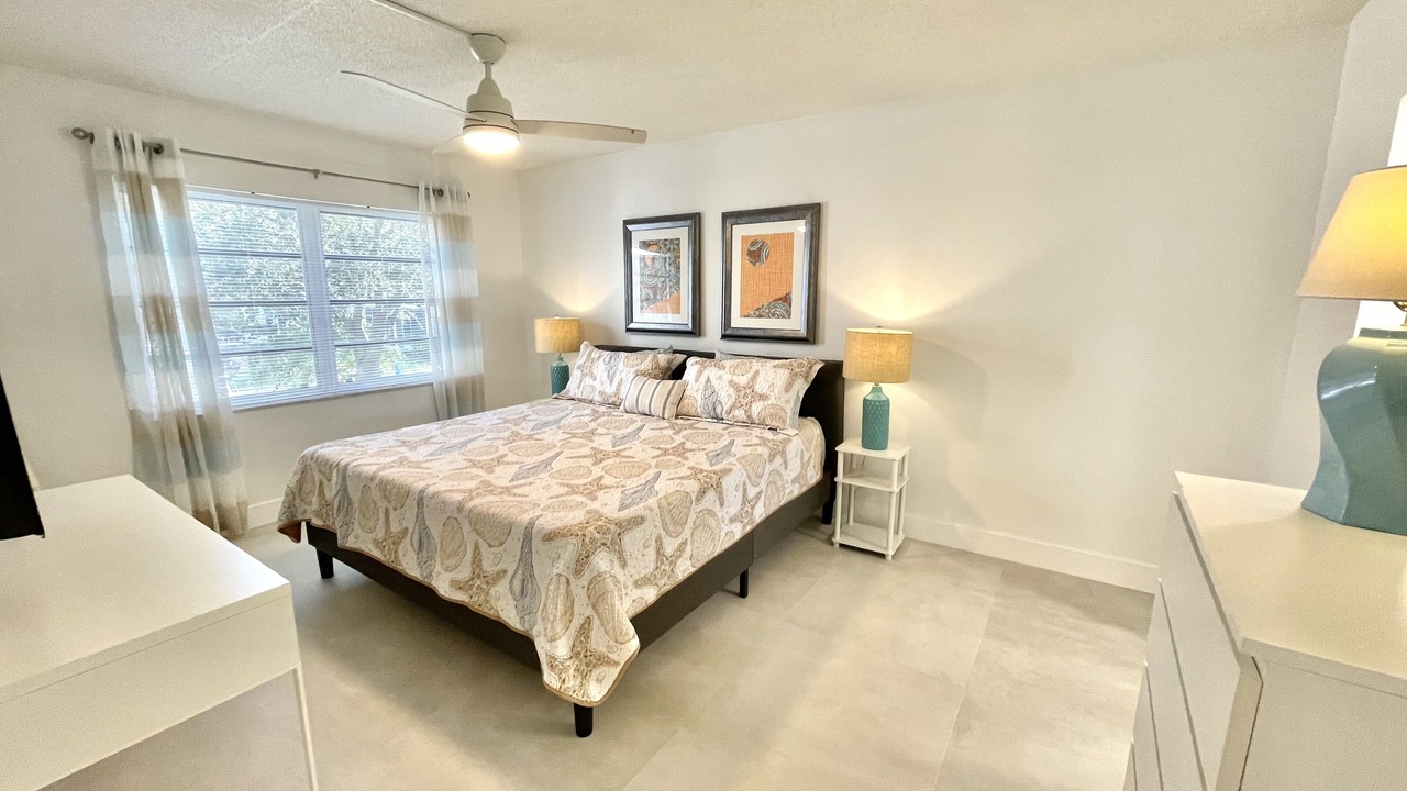 Photo of Bedroom in Lauderdale-by-the-Sea