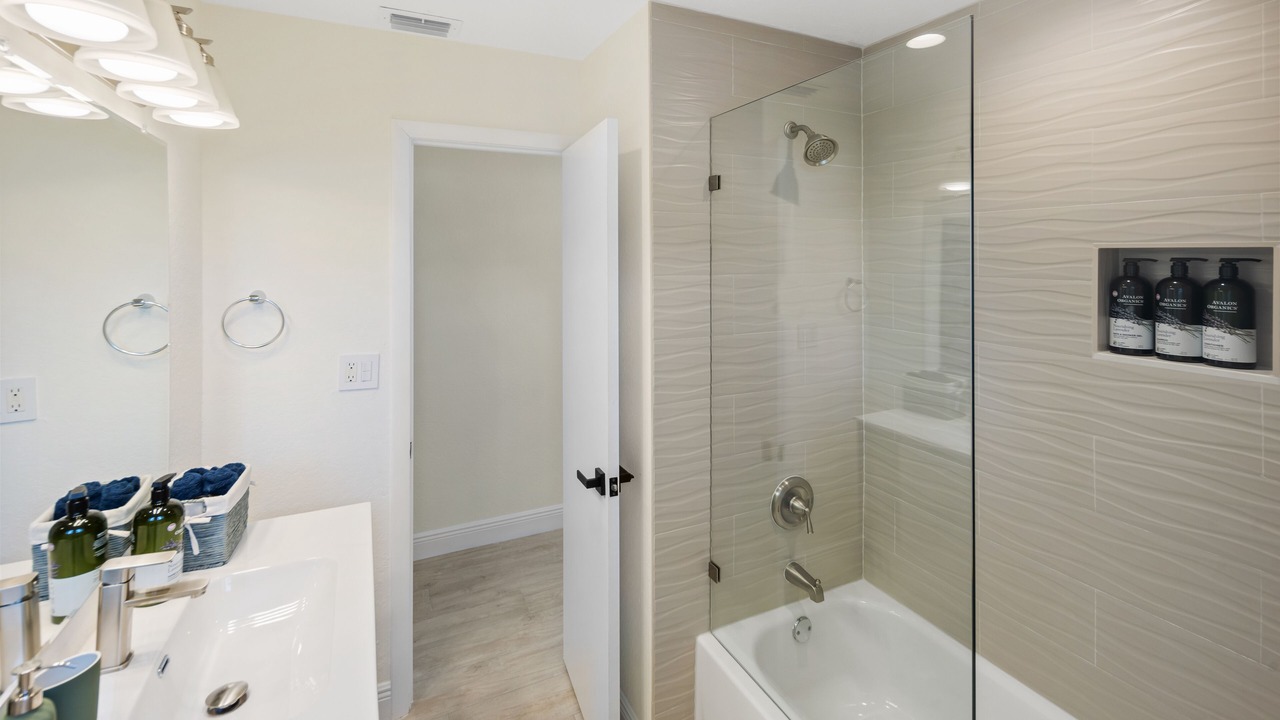 Photo of Bathroom in Royal Poinciana