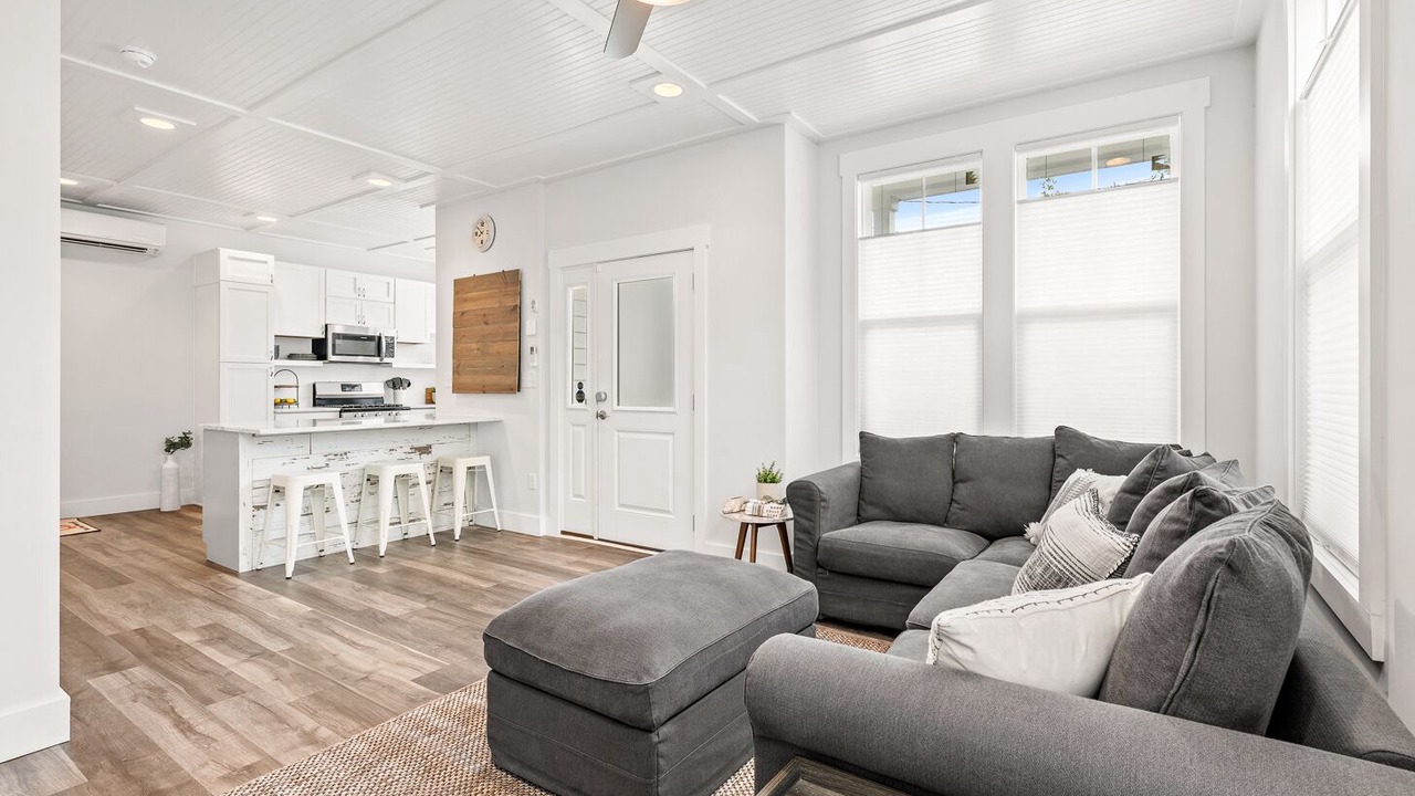 Photo of Livingroom in Downtown Charleston