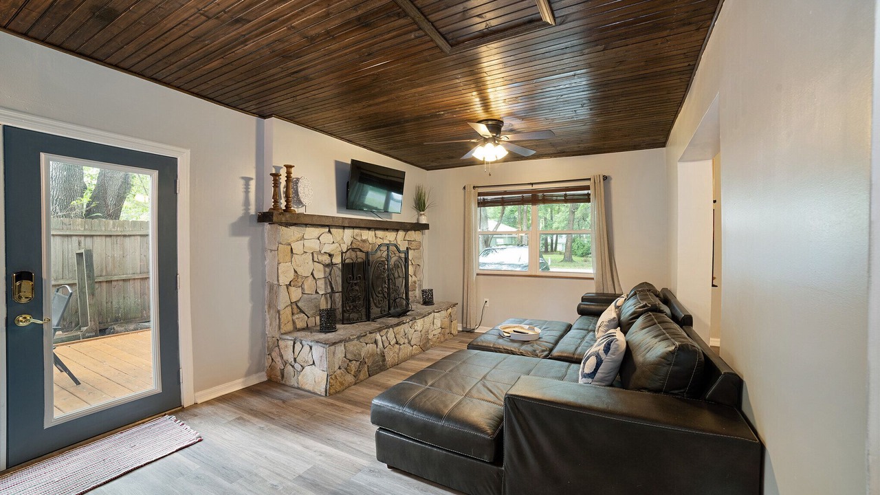 Photo of Livingroom in Fellowship