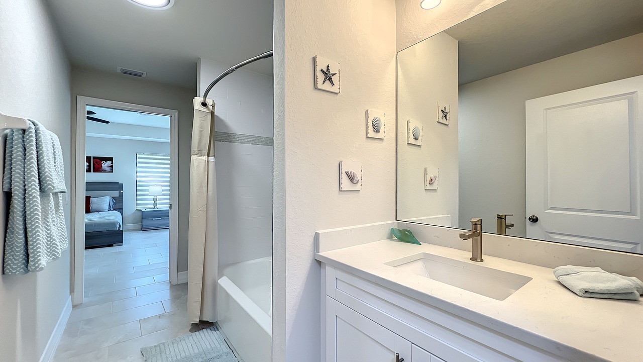 Photo of Bathroom in Trafalgar