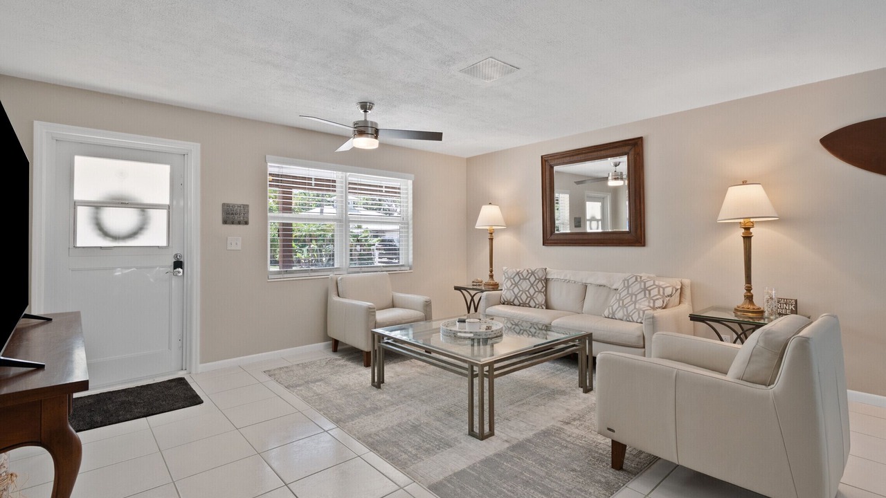 Photo of Livingroom in Old Jupiter Beach Road