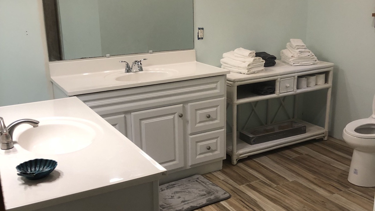 Photo of Bathroom in Eastpoint