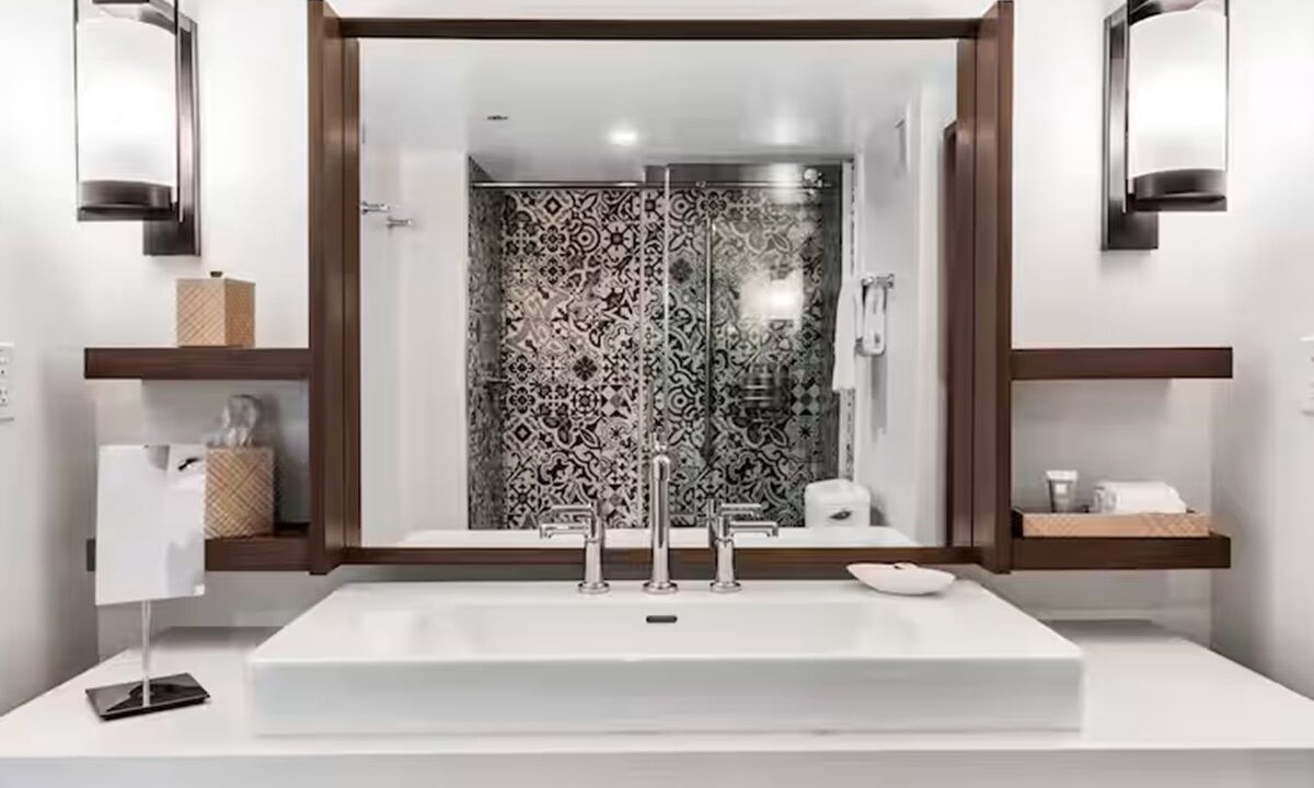 Photo of Bathroom in Rock Harbor