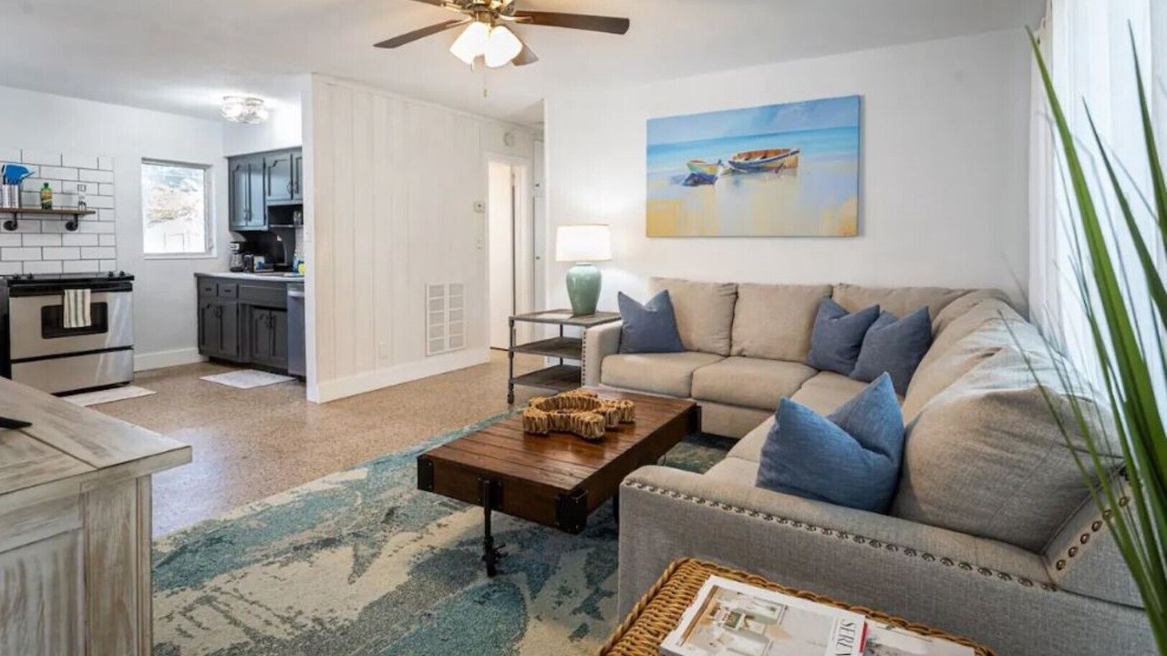 Photo of Livingroom in Stuart