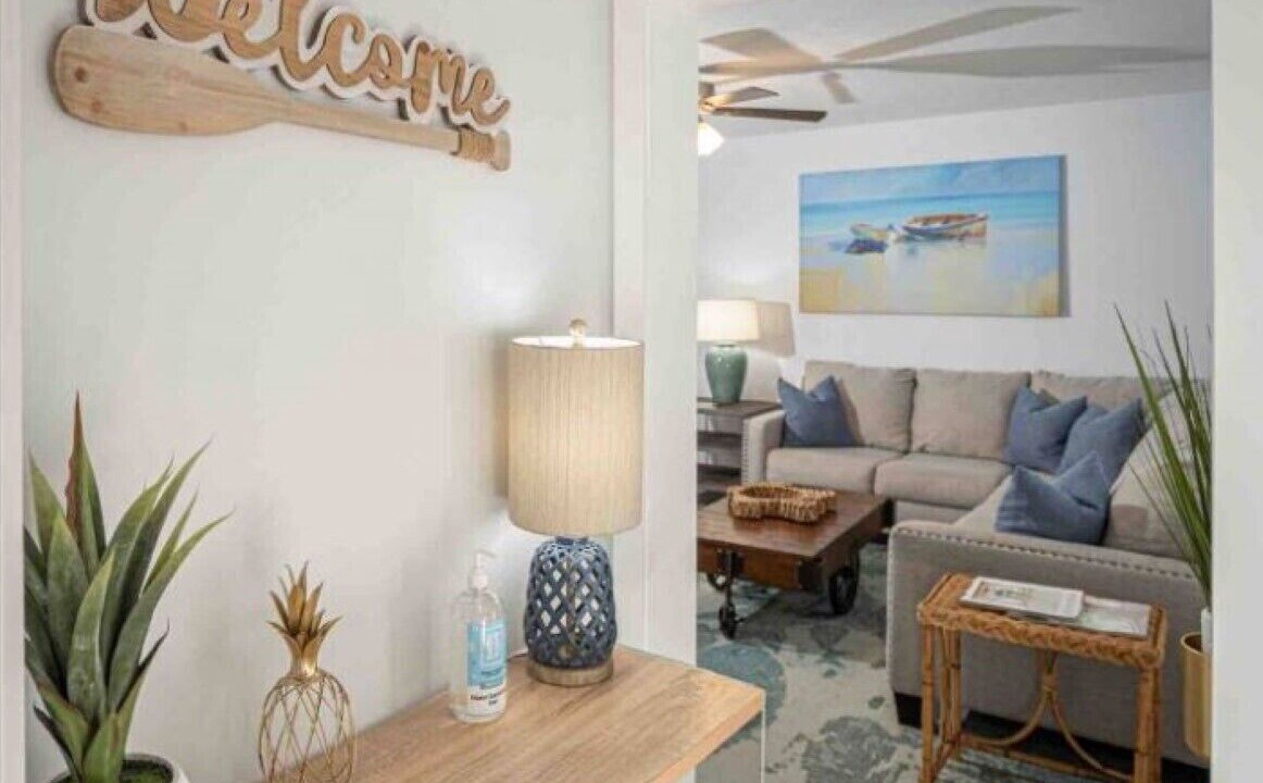 Photo of Livingroom in Stuart