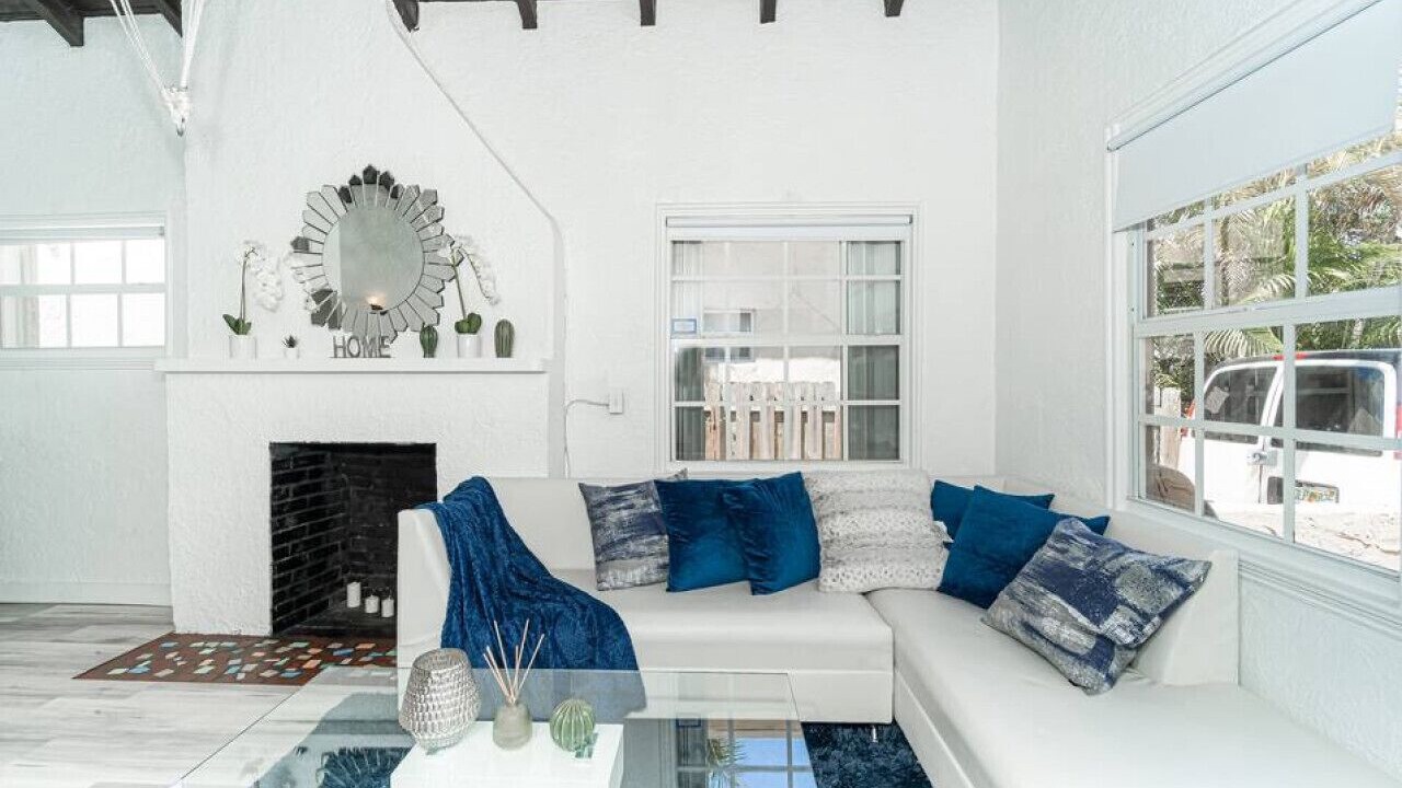Photo of Livingroom in Hallandale Beach