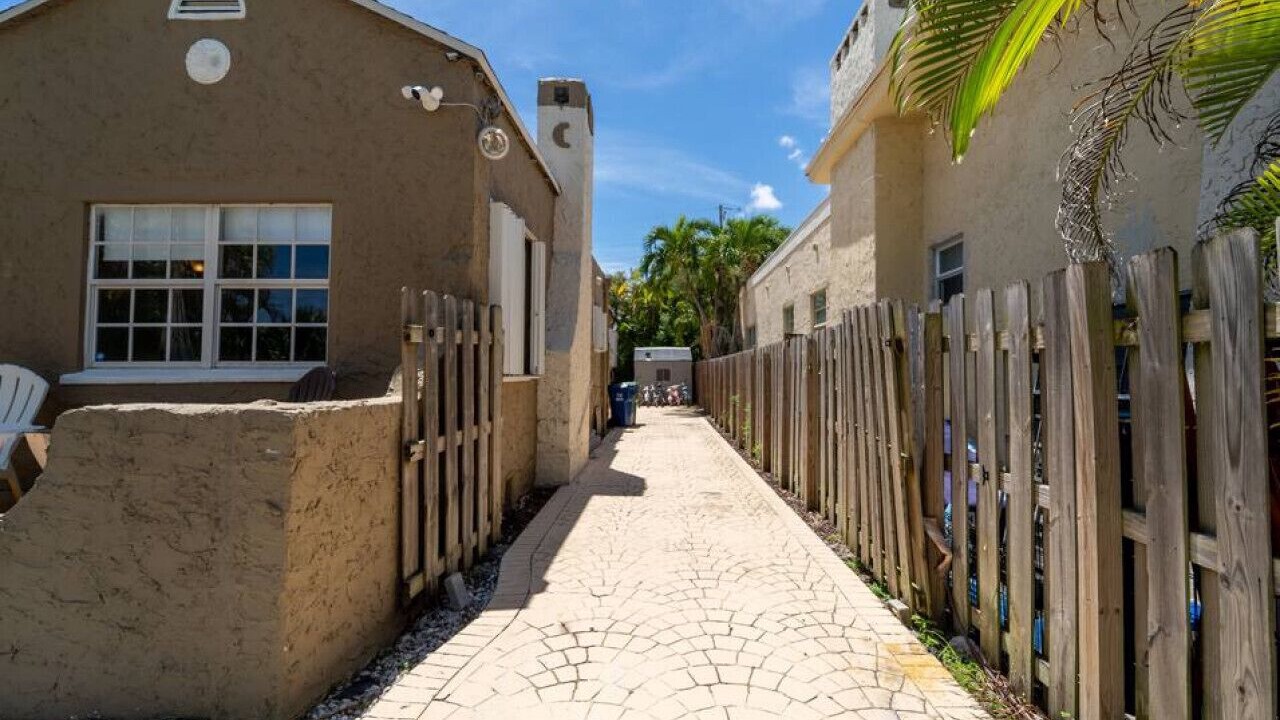 Photo of Outdoor in Hallandale Beach