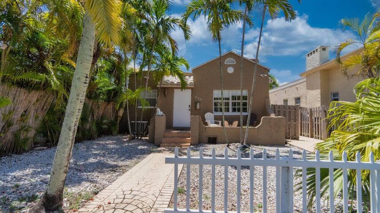 Photo of Outdoor in Hallandale Beach