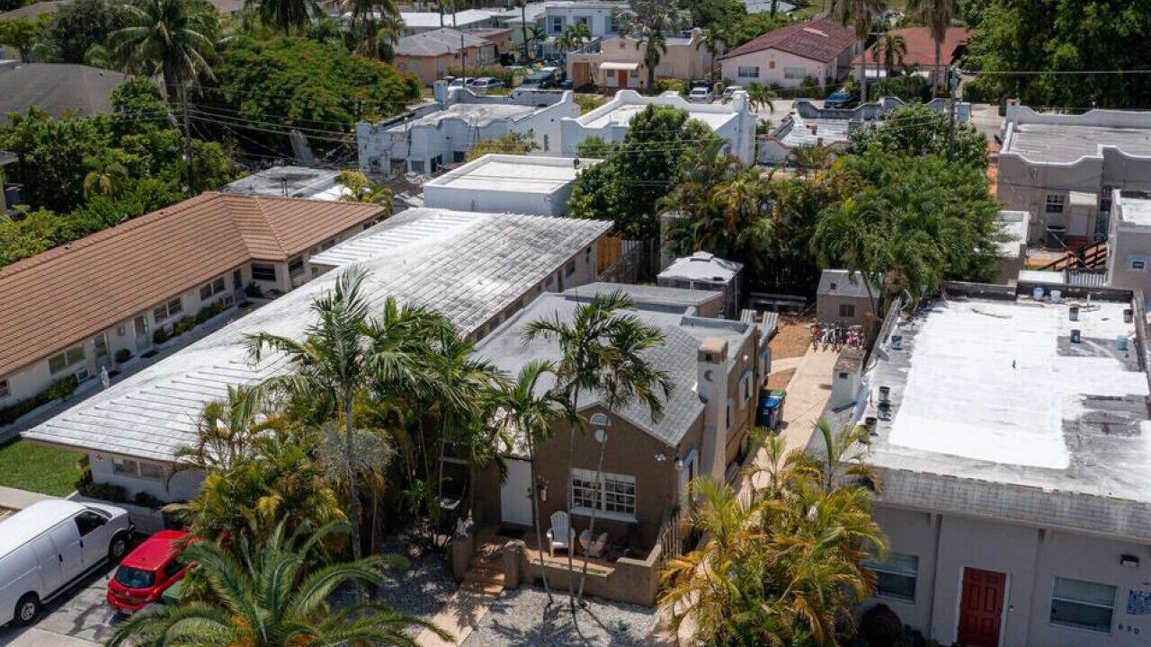 Photo of Outdoor in Hallandale Beach