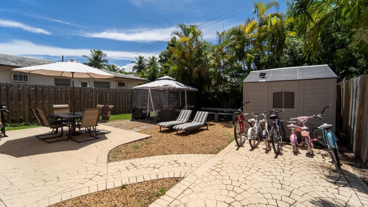 Photo of Outdoor in Hallandale Beach