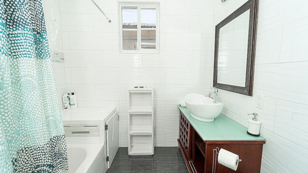 Photo of Bathroom in Hallandale Beach
