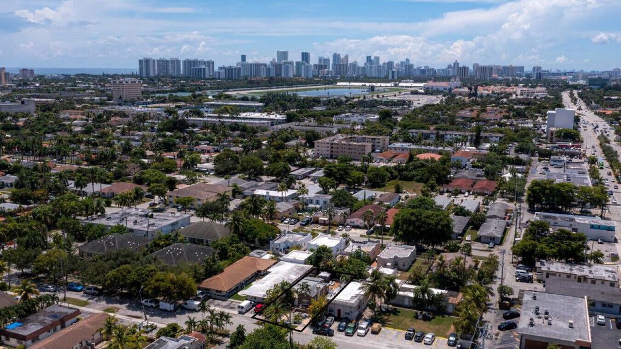 Photo of Outdoor in Hallandale Beach