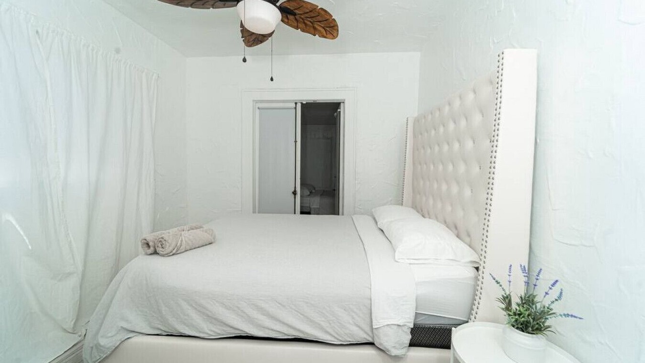 Photo of Bedroom in Hallandale Beach