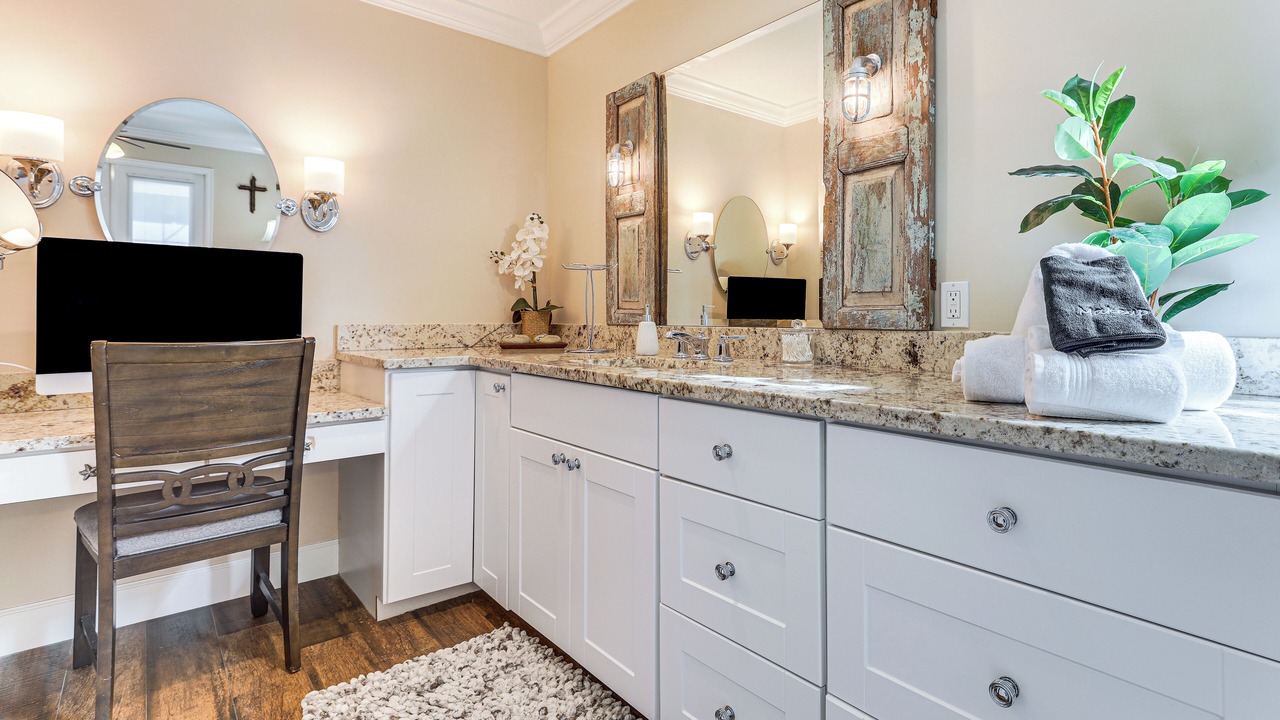 Photo of Bathroom in Paseo