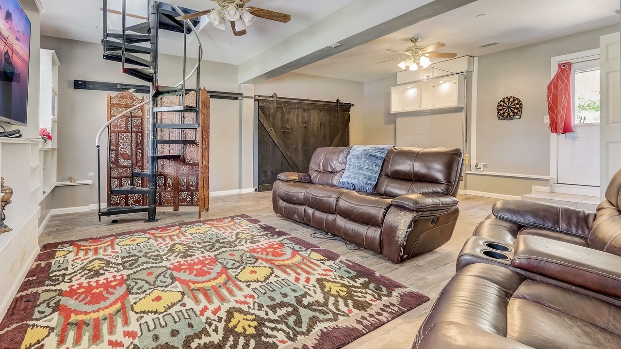 Photo of Livingroom in Jacksonville
